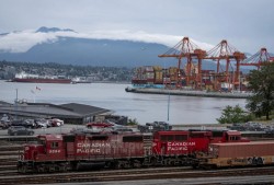 加拿大4月商品贸易逆差达71亿加元 创历史最高纪录