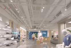 首发、首秀、首展接连上“新”势头强劲 再掀消费热潮