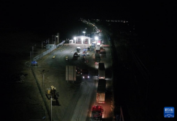 新疆伊尔克什坦口岸试行全时段货运通关