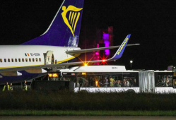 一客机遭遇强气流在德国境内紧急降落 机上9人受伤