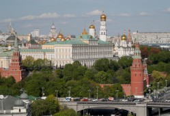 俄总统新闻秘书：待乌克兰回应备忘录草案 俄美乌领导人近期会晤可能性小