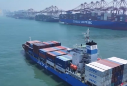 服务“靠前一步”+技术升级迭代 智慧港口助力更多外贸企业破浪“出海”