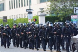 洛杉矶乱了！特朗普下令部署国民警卫队 防长称或出动军队