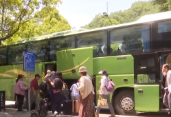 含“金”量提升！银发经济跑出“加速度” 焕发消费“青春活力”