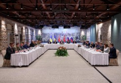 俄乌今日再次回到谈判桌 俄多地连续遭袭