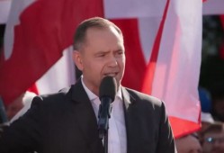 独立候选人纳夫罗茨基赢得波兰总统选举