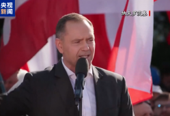 波兰举行总统选举第二轮投票 民调显示纳夫罗茨基得票领先