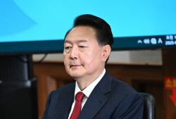 韩国警方传唤尹锡悦12日接受调查