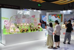 “玩”出更多花样——“六一”礼物里的消费新趋势