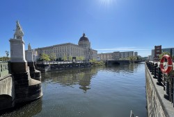 德国柏林博物馆岛举行200周年庆典