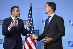 北约秘书长警告成员国：不加军费就准备学俄语吧