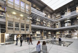 这座博物馆25万件藏品皆可点单预约近距离观赏