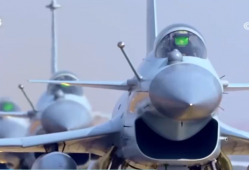 一战成名，中国歼-10靠什么火出圈？