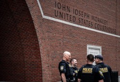 新闻分析丨科研停滞，人才外流——特朗普政府政策引发美科学界“寒潮”