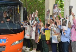 俄乌和谈前景如何？起草备忘录、完成换俘，也有人要继续拱火