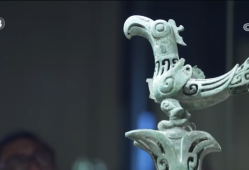 文明的力量 | 残片堆里拼出古蜀华章 他在三星堆修文物